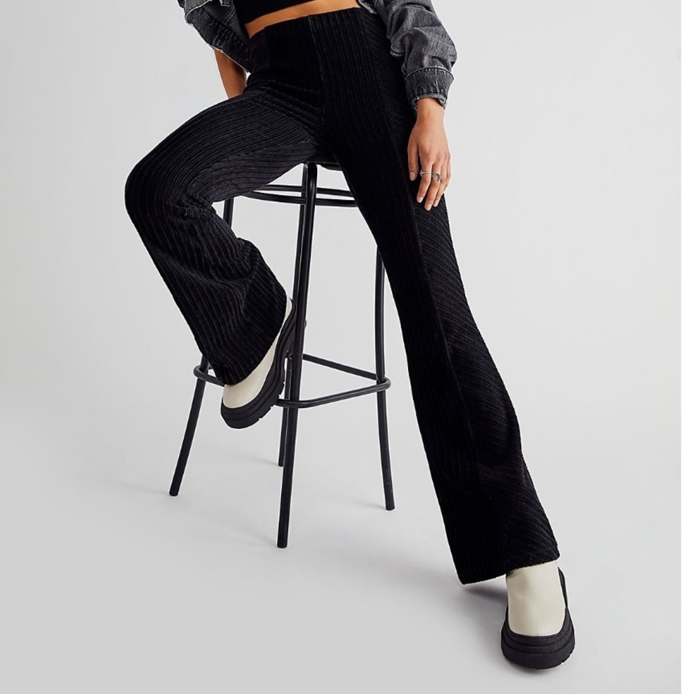 Free People NWT pull-on velvet flare pants